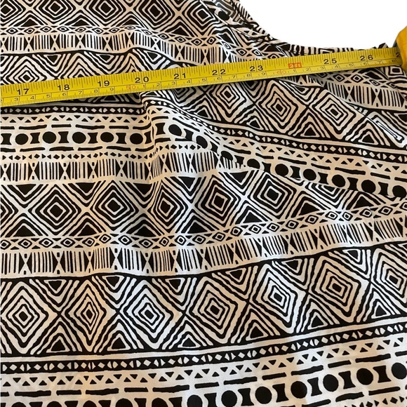 Faded glory black and white Aztec print tank top - Picture 4 of 4